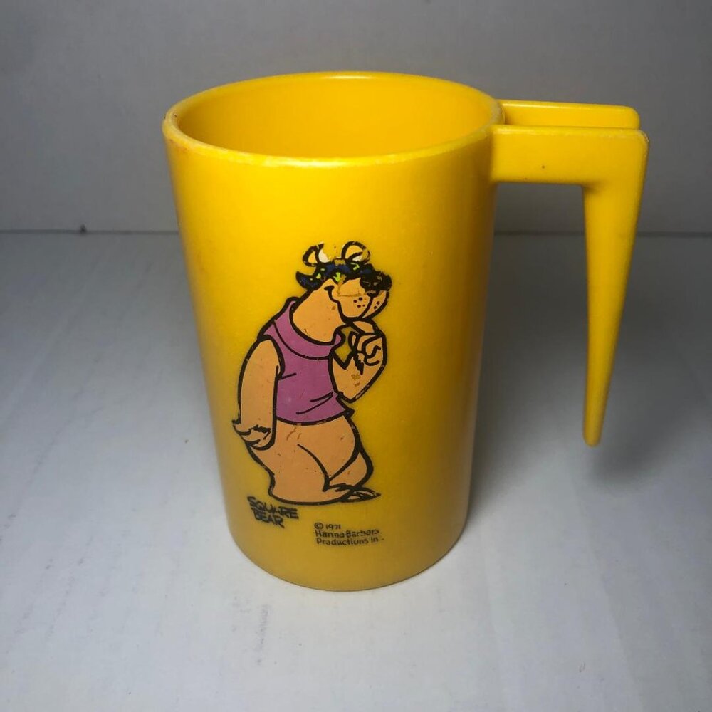 *Vintage 1971 Hanna Barbera Plastic Cup Square Bear Yellow Retro 70's
